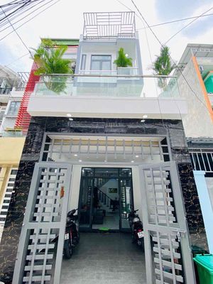 Bán nhà tô ngọc vân sh riêng đúc 2 lầu sân thượng