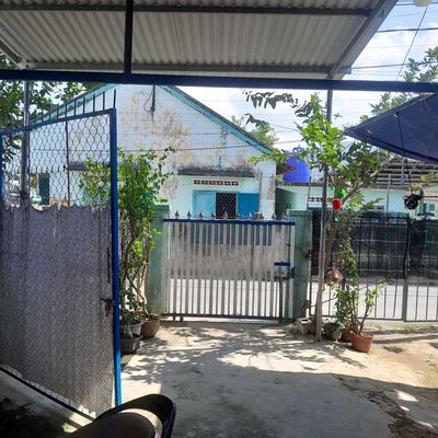 nhà vườn kiêm bãi giữ xe