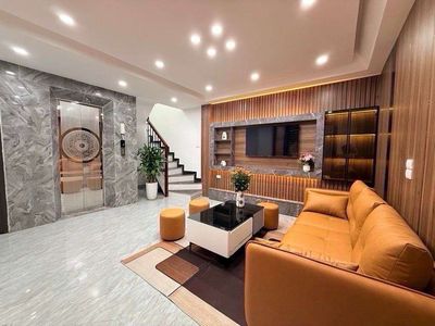 CẦN BÁN NHÀ ĐỊNH CÔNG THƯỢNG Ô TÔ GẦN NHÀ