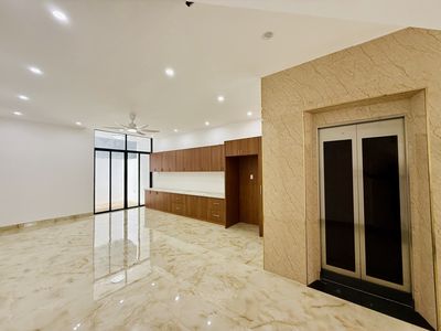 Bán Nhà Phố Full Nội Thất 5 Phòng Ngủ Có Thang Máy - KDT Trung Nguyên