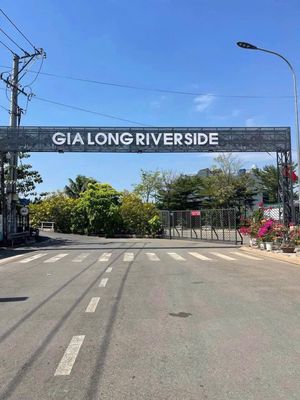 Nhà 5 Tầng mới 100% KDC Gia Long Phước Kiển full Nội Thất,có Thang Máy