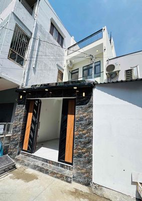 Nhà đẹp nội thất cao cấp - sát mặt tiền Âu Cơ