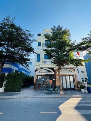 Căn Góc 3mặt tiền cạnh công viên chợ Thông Dụng. Liền kề Vincom Dĩ An