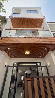 NHÀ ĐẸP NGAY TRUNG TÂM . SỔ RIÊNG SẴN