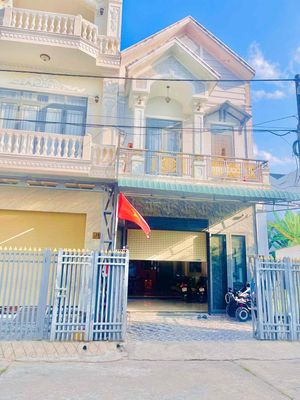 Bán nhà 1 trệt 1 lầu khu dân cư Hoá An cực đẹp. Chỉ 3 tỷ 700tr