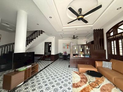 Biệt thự SHR, full nội thất, 197m2 đất, 5PN, gần biển