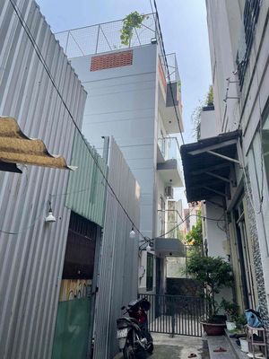 Nhà Bán . DT 5m4x9 .3 lầu 4 phòng .3 wc Sổ hồng  . P7 Q8