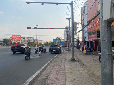 Chính chủ bán nhà mặt tiền ngã tư Đồng Xoài