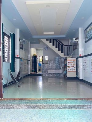 Bán Nhà hẻm xe hơi! nhà tự xây kiên cố, 2 tầng 2PN 2WC giá 2 tỷ