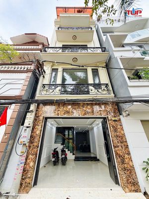 SIÊU PHẨM THANG MÁY THÔNG VĂN CAO - LẠCH TRAY