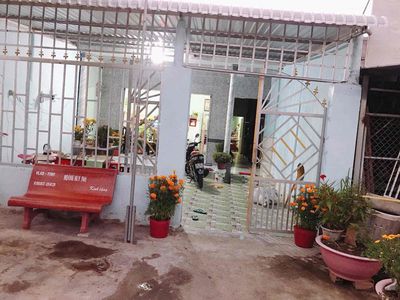 Nhà mặt tiền 9c cần bán