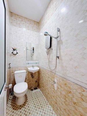 Bán Nhà KHU DÂN CƯ HIỆN HỮU KHÔNG LO GIẢI TỎA NHÀ 4 Tầng SÁT MT