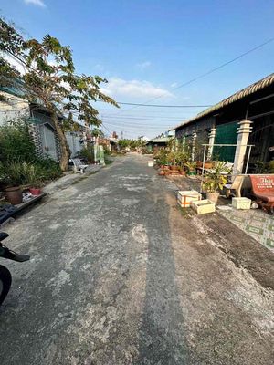 NHÀ TRỆT LỬNG ĐÚC KHU HƯNG THỊNH ĐỨC dân cư đông