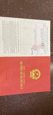 nhà cấp 4;2p ngủ,1p khách,có quán bán đồ ăn vặt,