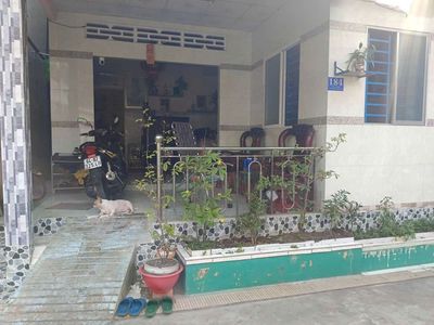 bán nhà sau bưu điện long hồ. nhà mới đẹp