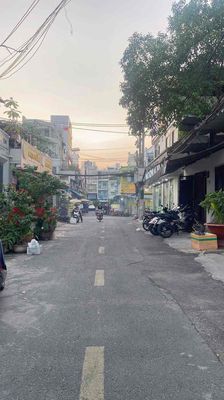 Ngộp bank bán gấp Mặt tiền ngay khu Tân Hương 4x21m