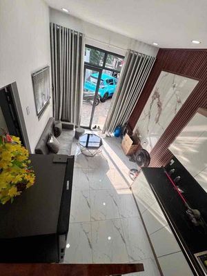 Nhà nhỏ mới xây 3 lầu hẻm xe hơi tận cửa tặng nội thất mới