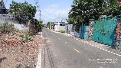 Bán Nhà Đất 15,5x20 Gần Hồ Tràm – 2 Căn Nhà, 4PN