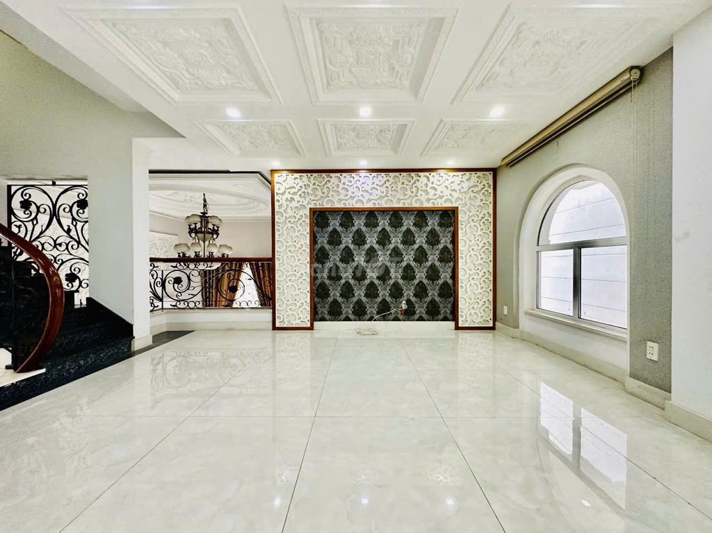 VILLA LÊ VĂN SỸ - TRẦN QUANG DIỆU Q.3 DT: 7,8X19, 3 TẦNG 38,5 TỶ