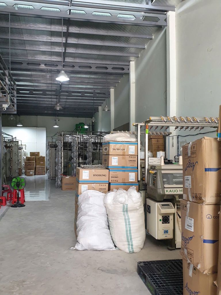 HOT- Bán gấp xưởng sạch đẹp 10x45, gần ngã 3 Mỹ Hạnh, sổ hồng riêng