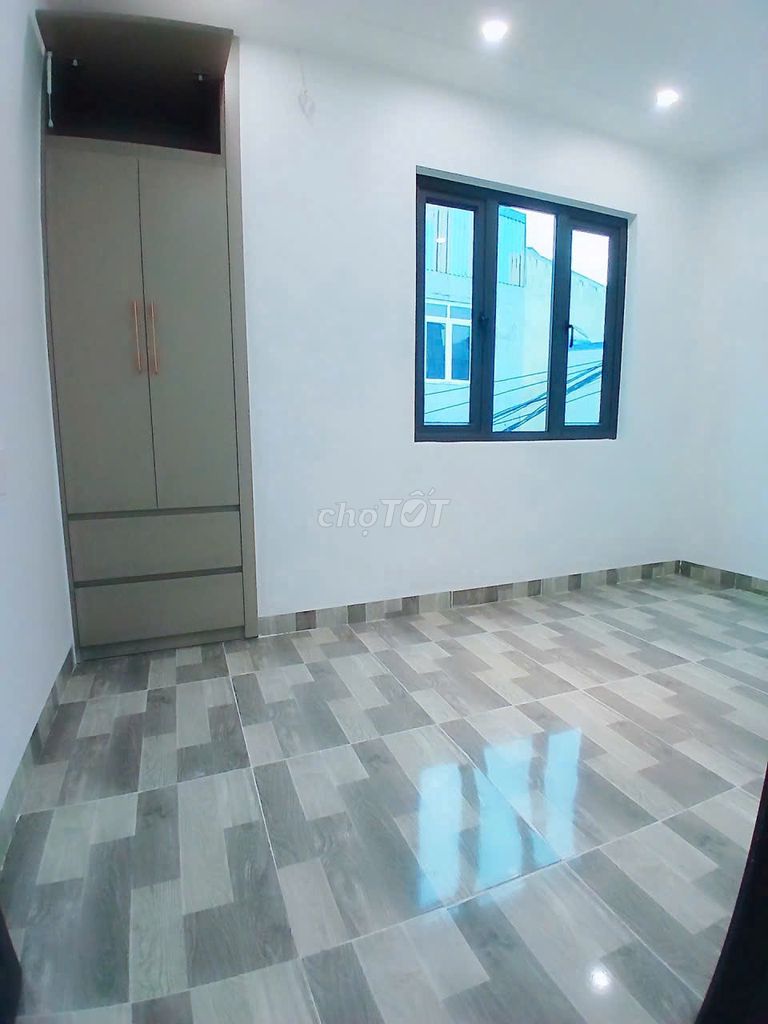 Bán nhà xây mới 3 tầng, lô góc thoáng - Ngõ 229 Miếu Hai Xã - Ngõ rộng