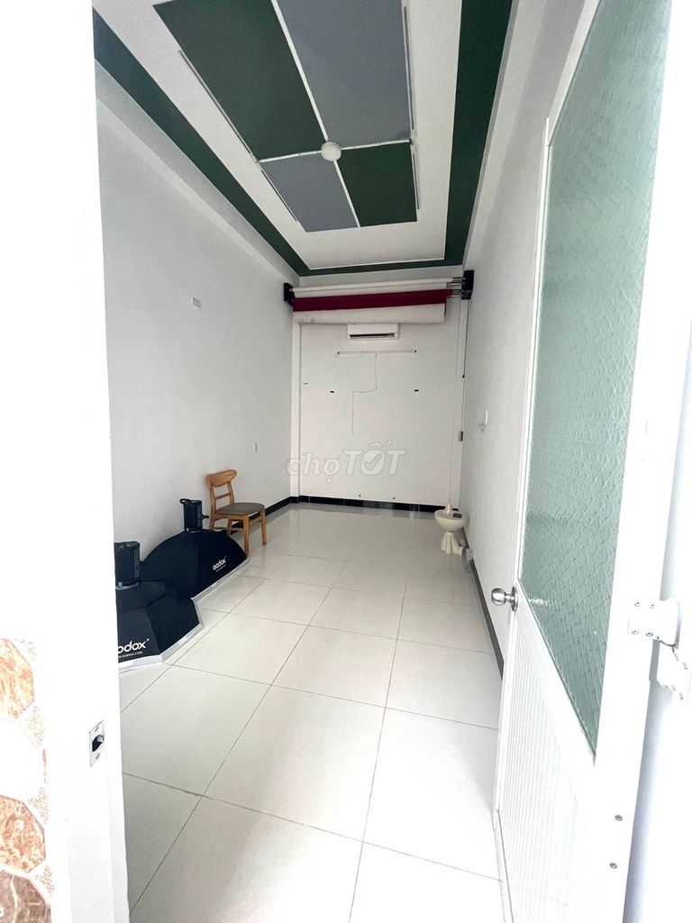 Bán nhà mặt tiền Nguyễn Thị Minh Khai giá 12. 1 tỉ