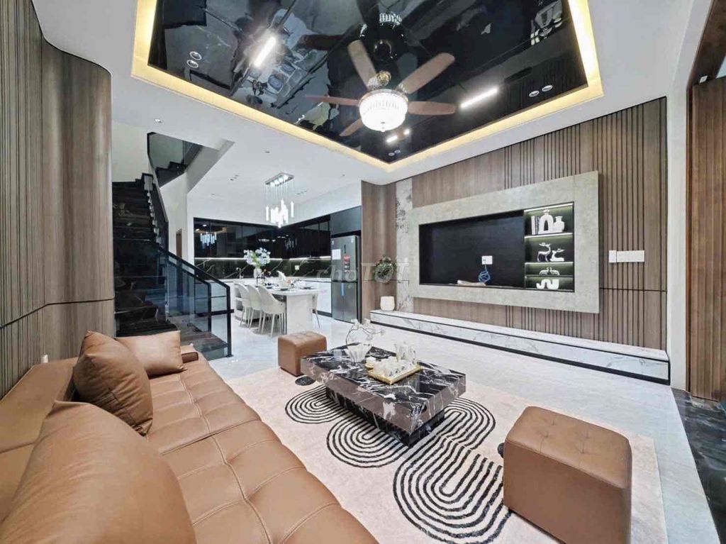 Siêu phẩm 3 tầng, đường 5m5, Hoà Xuân, Đà Nẵng