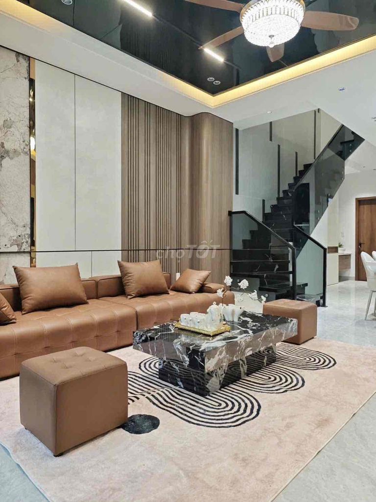 Siêu phẩm 3 tầng, đường 5m5, Hoà Xuân, Đà Nẵng