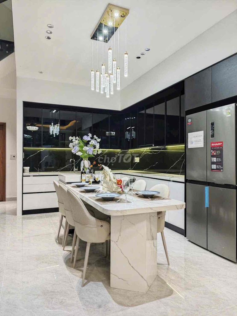 Siêu phẩm 3 tầng, đường 5m5, Hoà Xuân, Đà Nẵng