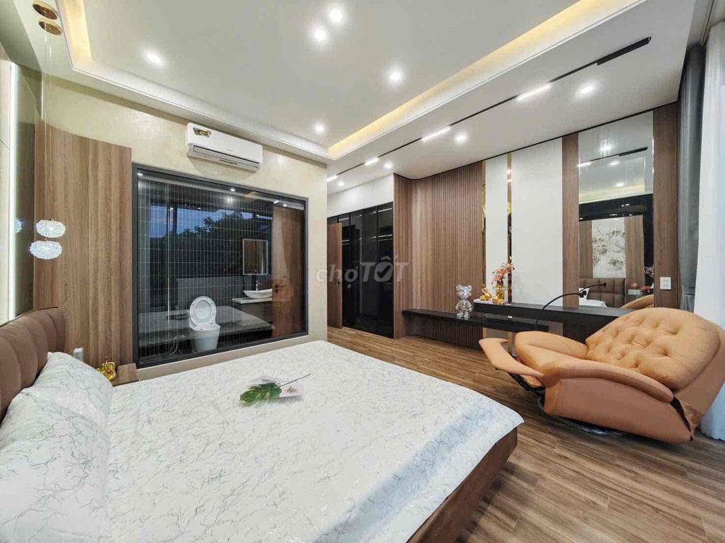 Siêu phẩm 3 tầng, đường 5m5, Hoà Xuân, Đà Nẵng