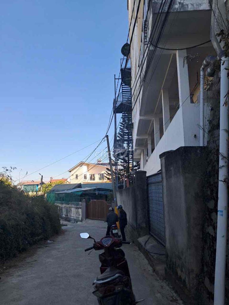 BÁN NHÀ sau UBND phường Lâm Viên ( ĐÀ LẠT)  Diện tích 278m2 100% đất đ