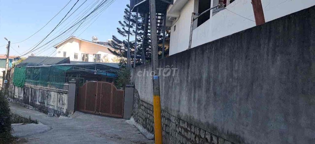 BÁN NHÀ sau UBND phường Lâm Viên ( ĐÀ LẠT)  Diện tích 278m2 100% đất đ