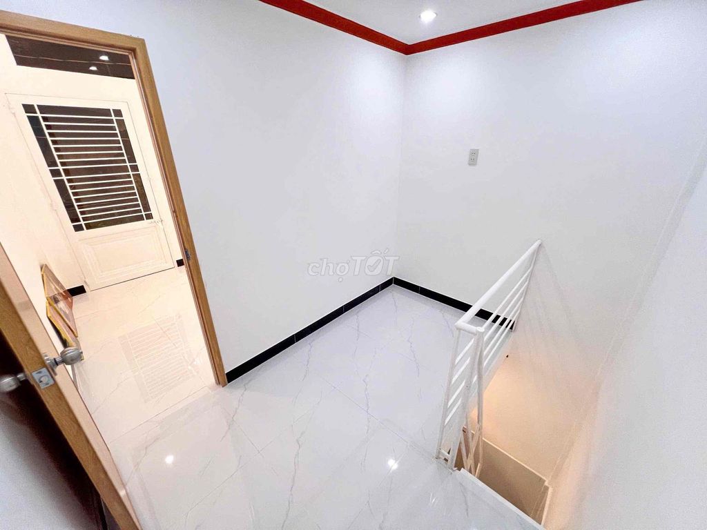 BAN NHA HEM 99 XUAN KHANH