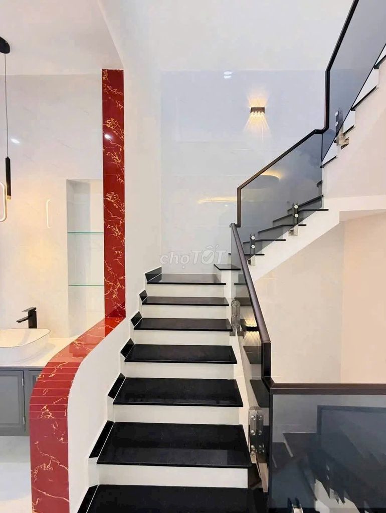 Bán nhà 4 tầng đẹp lung Linh.Hà Thanh giá 5,7 tỷ