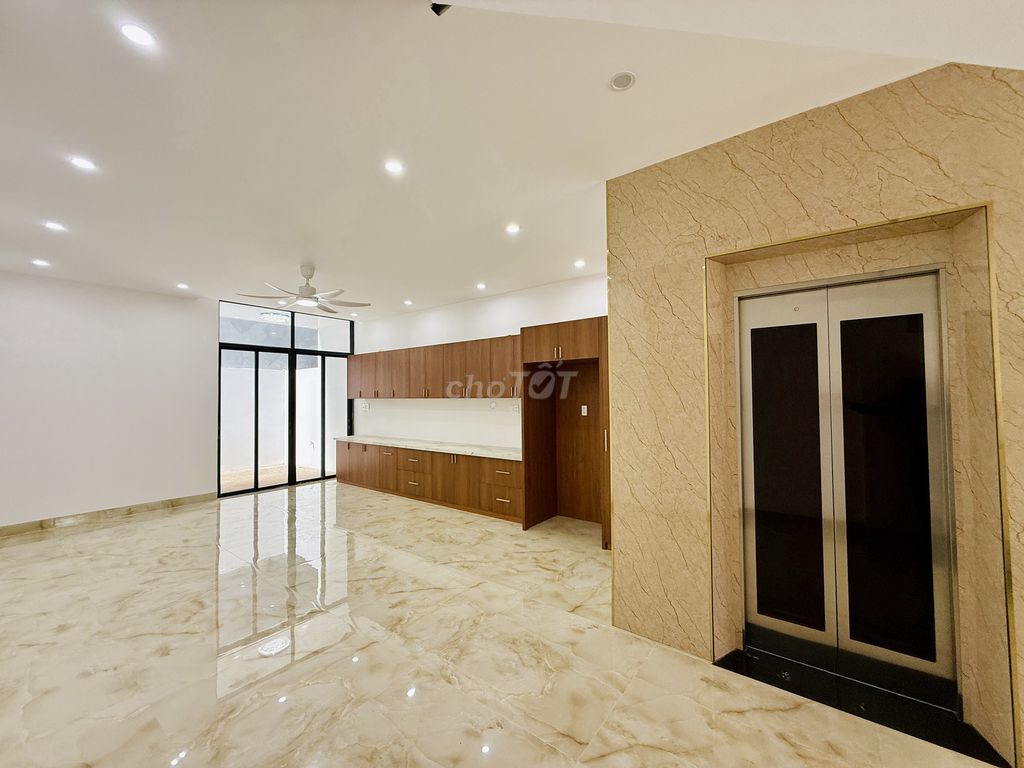 Bán Nhà Phố Full Nội Thất 5 Phòng Ngủ Có Thang Máy - KDT Trung Nguyên