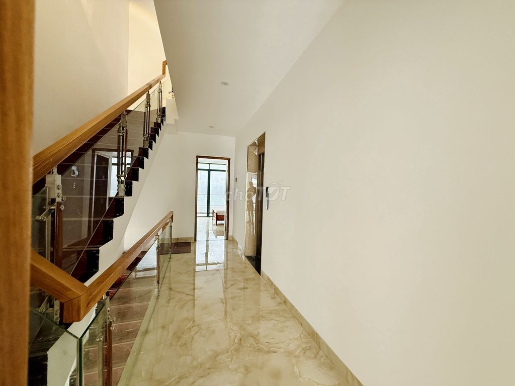 Bán Nhà Phố Full Nội Thất 5 Phòng Ngủ Có Thang Máy - KDT Trung Nguyên