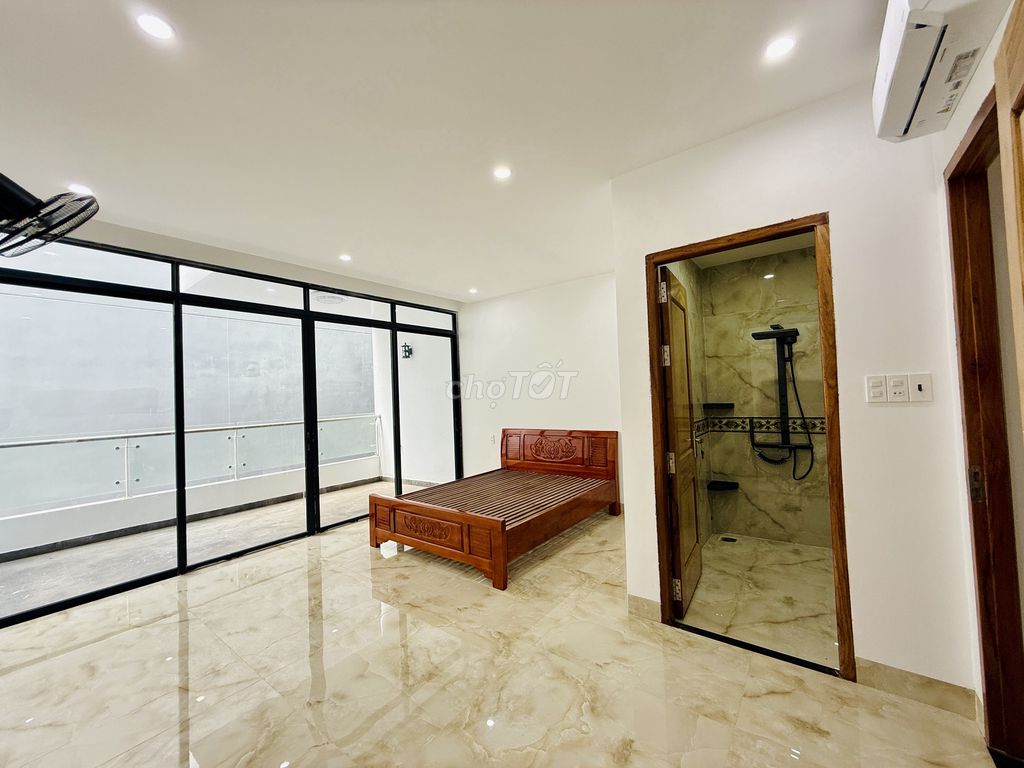 Bán Nhà Phố Full Nội Thất 5 Phòng Ngủ Có Thang Máy - KDT Trung Nguyên