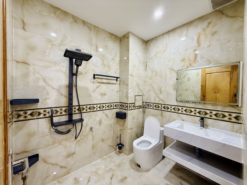 Bán Nhà Phố Full Nội Thất 5 Phòng Ngủ Có Thang Máy - KDT Trung Nguyên