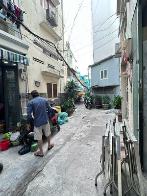 Cho thuê nhà Nguyên Căn ngay Trung tâm Q5 tại 418/3H1 Đường Trần Phú