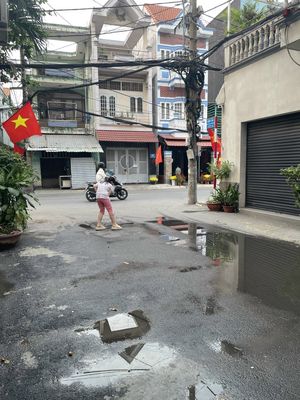 Cần cho thuê lâu dài đất thổ cư 4x14, hẻm xe hơi