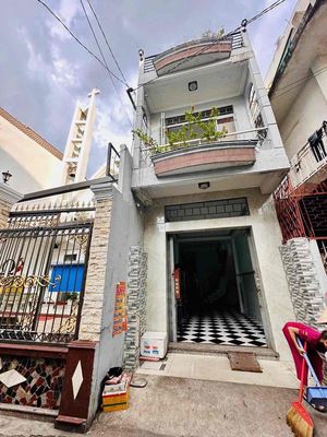 🔥 Nhà KD hẻm xe tải CMT8, trệt suốt 2PN, giá chỉ 12tr/tháng