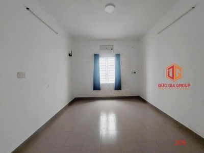 Nhà 3 lầu đường D9 - D2D 17,5tr/th giá tốt làm văn phòng kinh doanh 6P