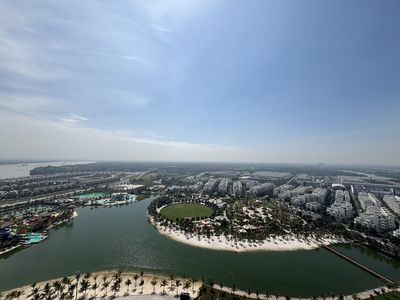 Cho Thuê 3PN2WC, Full NT Luxury, Tầng Cao, View Pháo Hoa, Kế Vincom