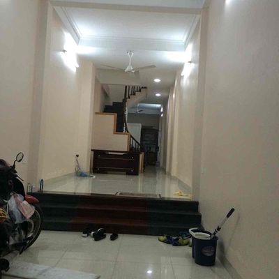 Cho thuê nhà riêng diện tích 60m2, 4,5 tầng, ô tô đỗ của.