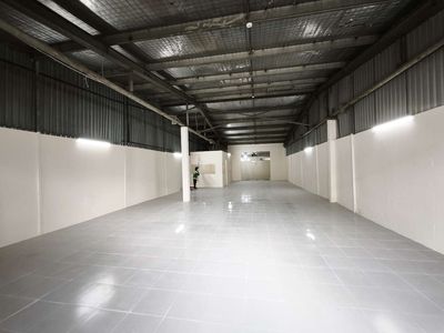 Kho xưởng mới Quốc lộ 13 250m2 giá 18tr.