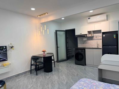 phòng mới setup mới 100% có giặt sấy tivi thang máy