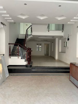 Chính chủ cần cho thuê nhà phố đường chính số 7 KDC 13E Intresco.