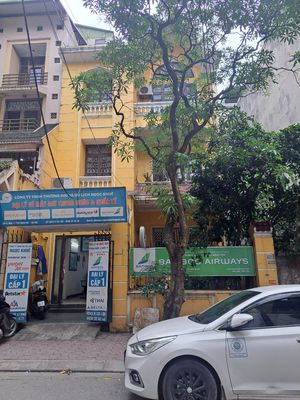 Cho thuê nhà ngõ 106 Hoàng Quốc Việt,  Dt 150m2 x 3,5 tầng,mặt tiền 8m