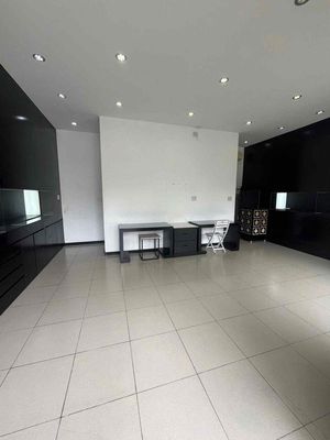 Cho thuê mặt bằng Kinh Doanh MT đường Hồ Xuân Hương ngang 7m