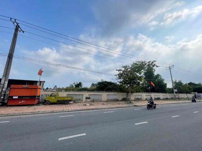 Cho thuê 3200m2 Đất TMDV đường Nguyễn Văn Cừ